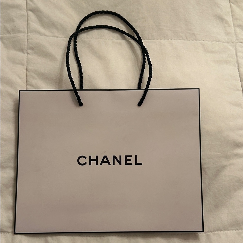 CHANEL White Shopping Bag with Black Rope Handles